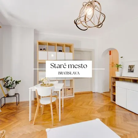 Apartment Stylish Historical + Backyard Bratislava
