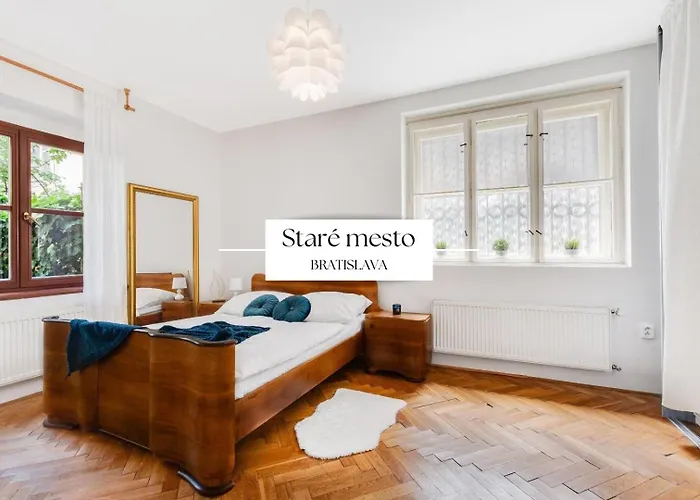 Stylish Historical + Backyard Διαμέρισμα *