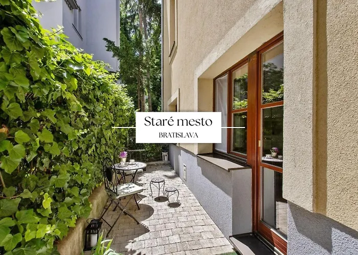 Stylish Historical + Backyard * Pozsony